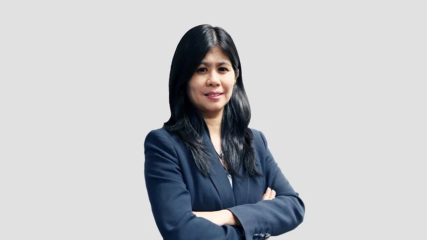 Through the eye of finance Yolanda Widjaja